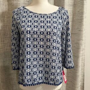 🔹$7 each or 2/$10🔹

NWT xhilaration blouse size XS
